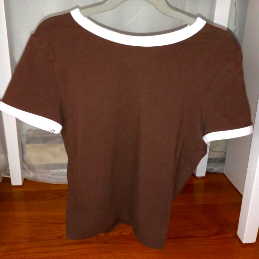 hollister brown and white baby tee size XS